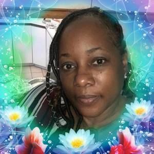 Meet your Posher, Monique